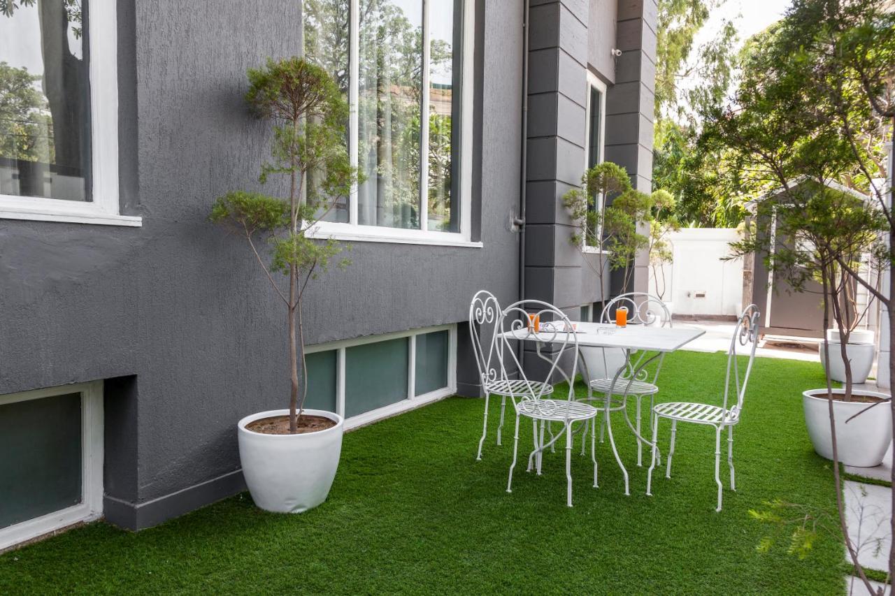 Oyo Townhouse 010 La Paradise New Delhi Luaran gambar