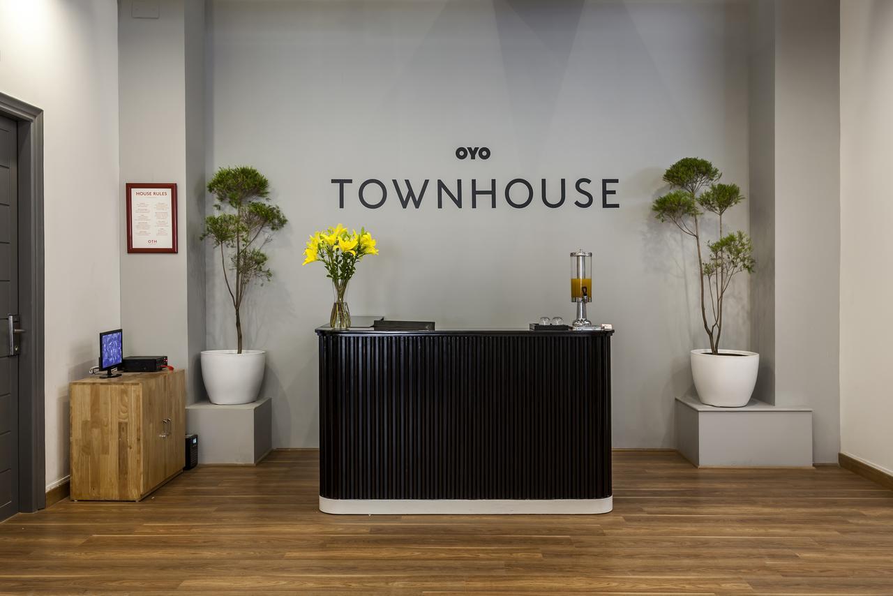 Oyo Townhouse 010 La Paradise New Delhi Luaran gambar