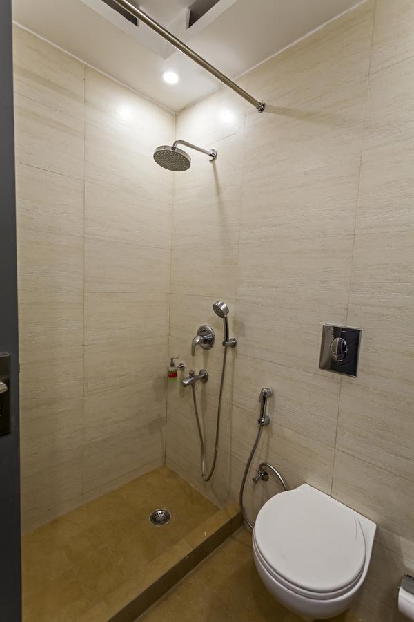 Oyo Townhouse 010 La Paradise New Delhi Luaran gambar